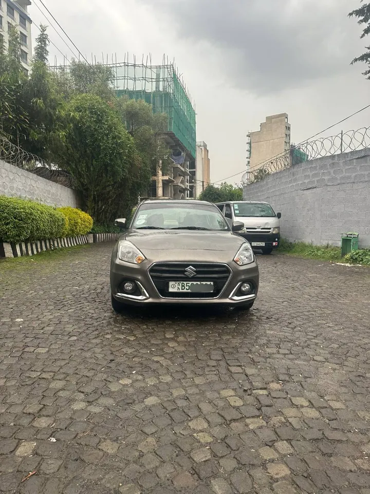 Suzuki Dzire 2021 Automatic – photo 4