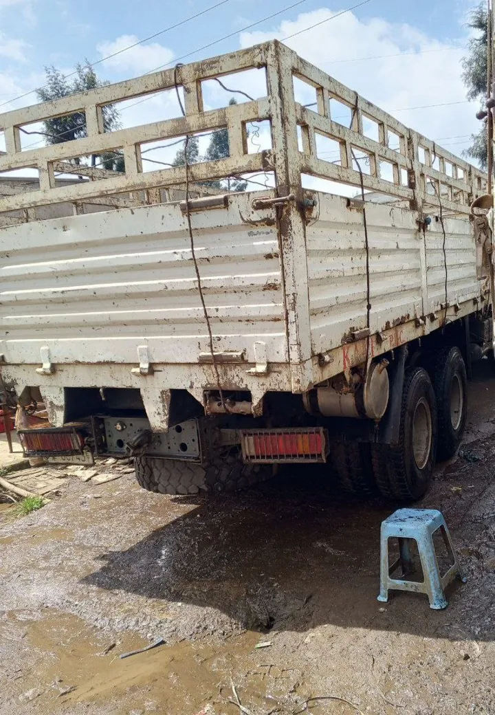 Sinotruk Howo Truck 2013 – photo 3