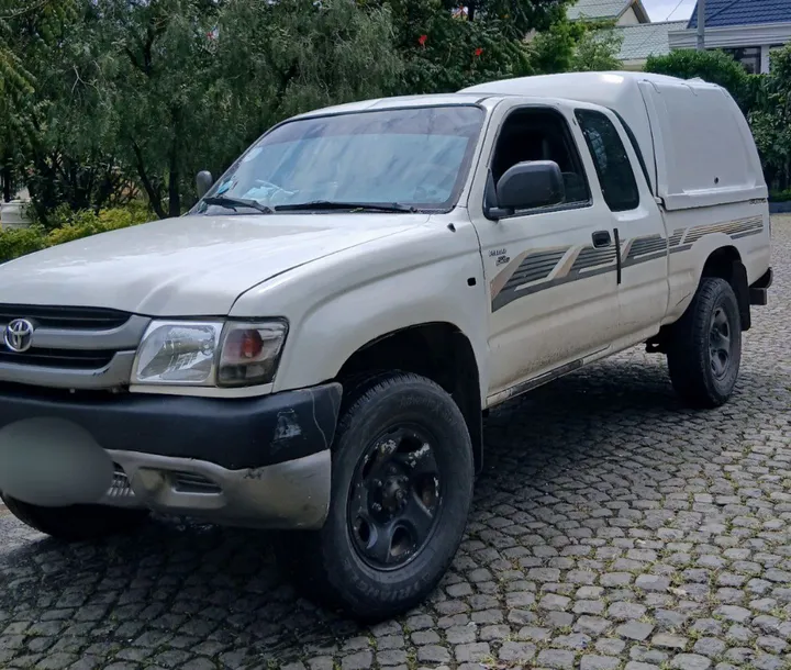 Toyota Hilux D4D 2003 Manual – photo 5