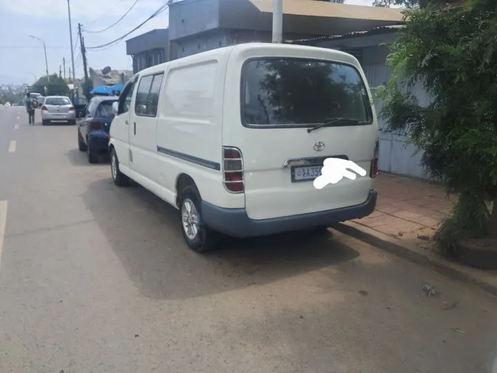 Toyota Hiace 2000 Van – photo 5