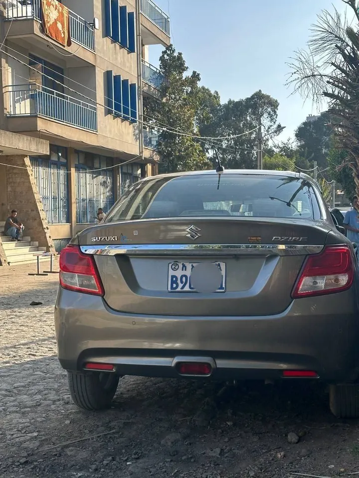 Suzuki Dzire 2021 Automatic – photo 3