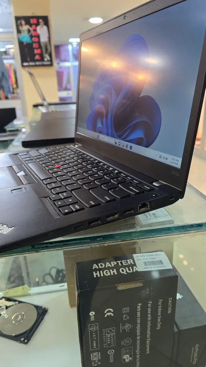 Lenovo ThinkPad T470s i5 Touch Laptop – photo 3