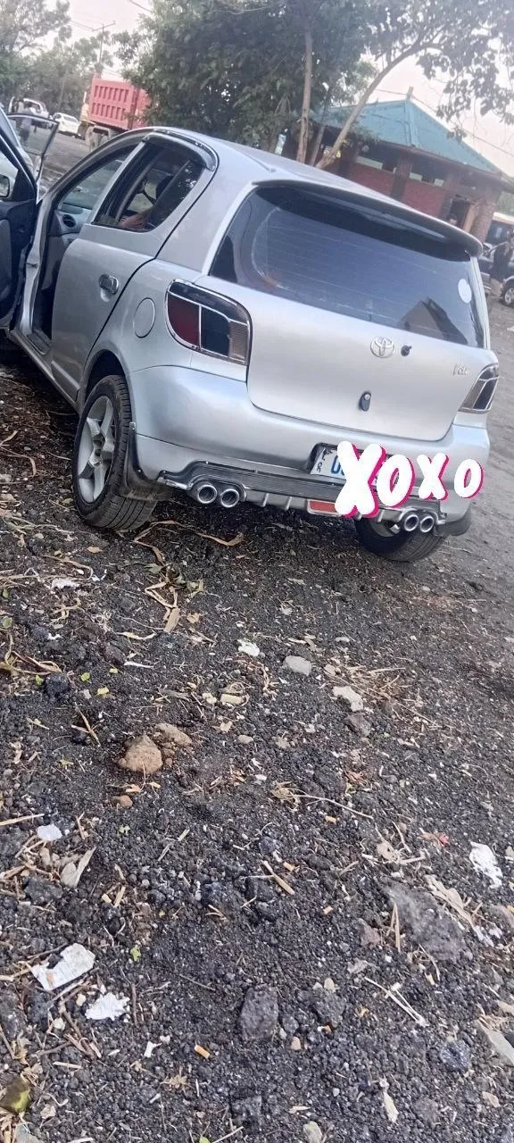 2001 Toyota Vitz Automatic – photo 3