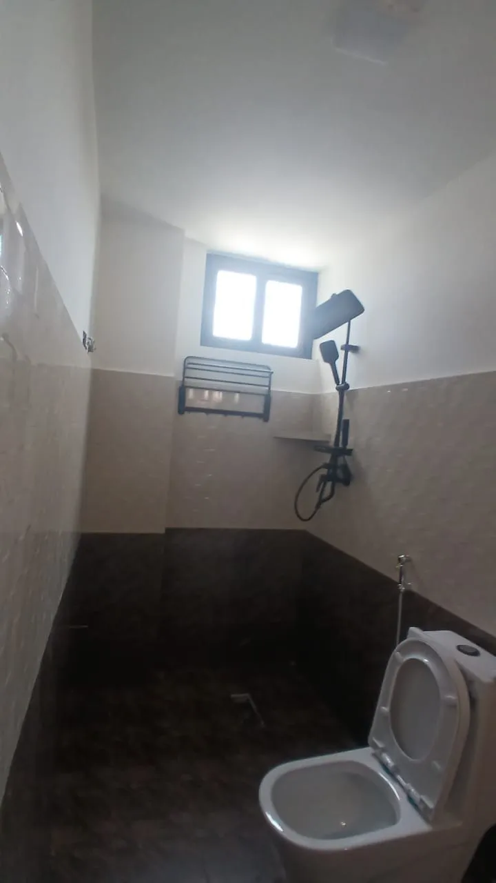 Modern 3 Bedroom Apartment Haile Garment – photo 9
