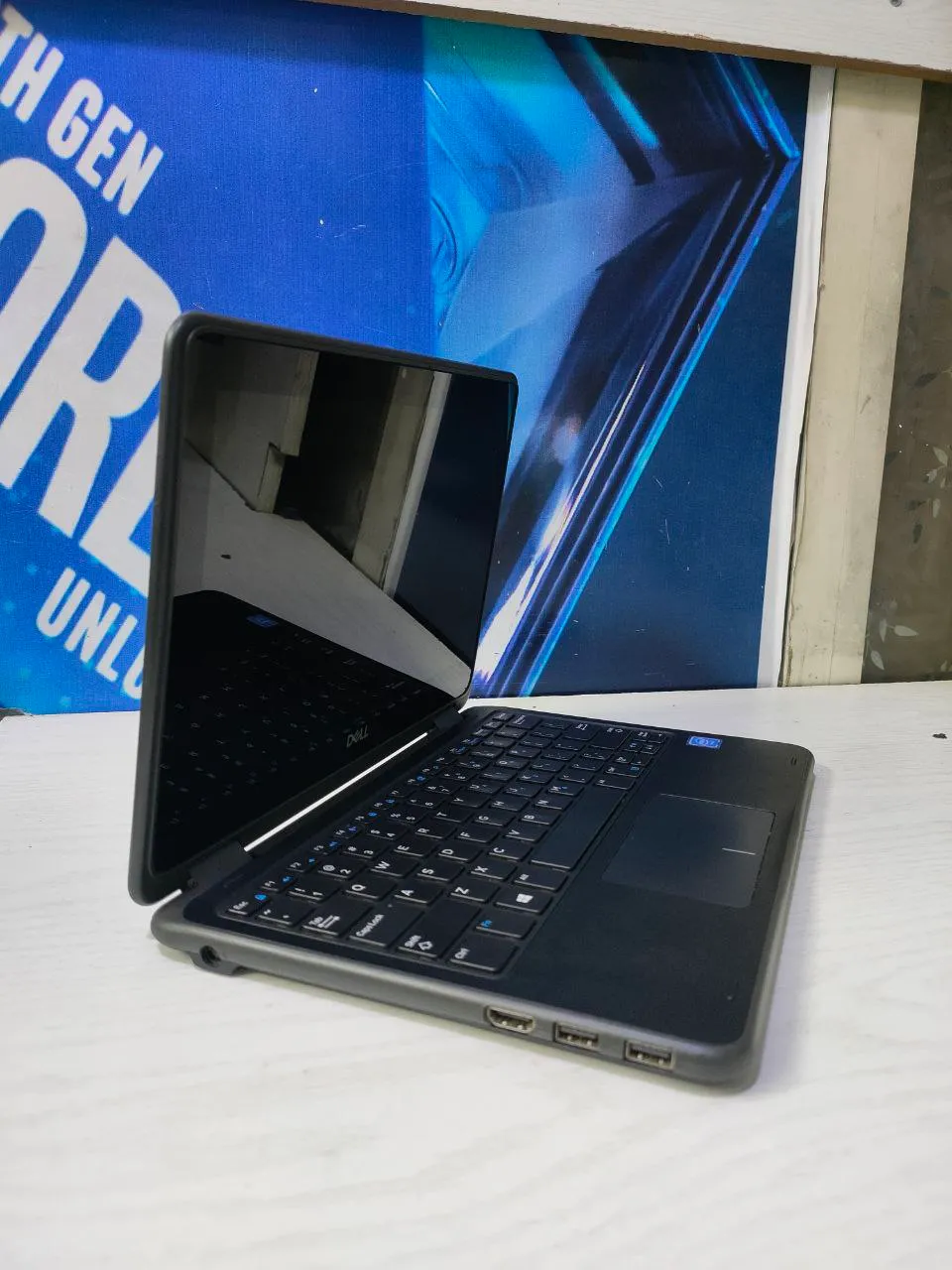 Dell Latitude 3190 Touch Laptop – photo 3