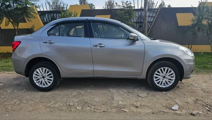 Suzuki Dzire 2022 Automatic – photo 4