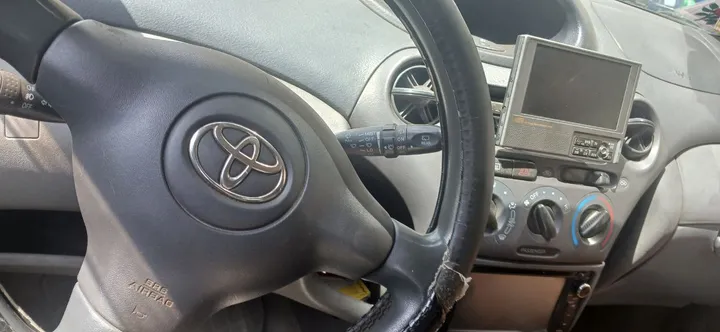 Toyota Vitz 2002 Automatic – photo 5