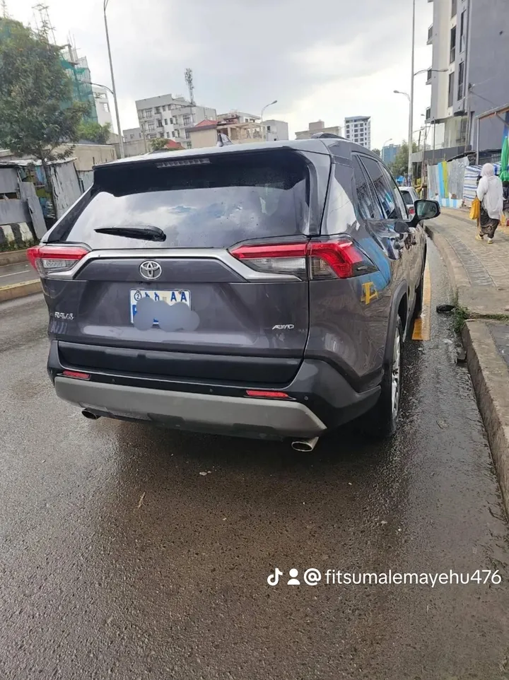 Toyota RAV4 2019 AWD Automatic – photo 3