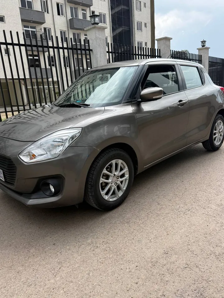 Suzuki Swift 2020 1.2L Automatic – photo 3