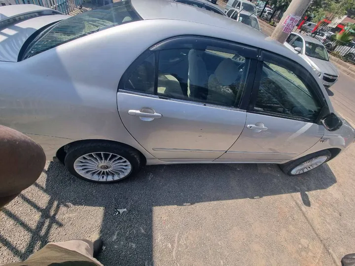 Toyota Corolla 2003 Automatic – photo 5