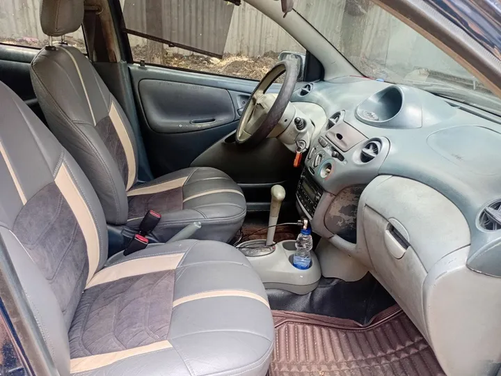 Toyota Vitz 2001 Automatic 1.0L – photo 5