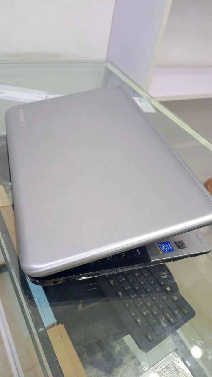 Toshiba Satellite Touchscreen i7 Laptop – photo 3
