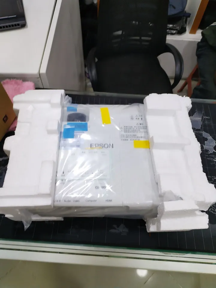 Brand New Epson Projector CB-W06 – photo 5