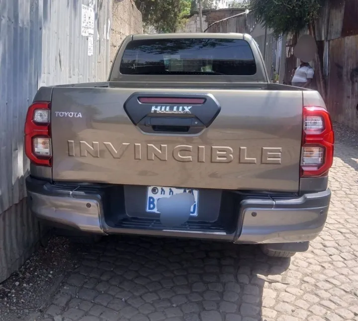 Toyota Hilux Invincible Double Cab 2021 – photo 3