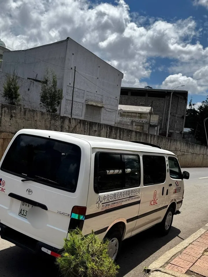 5L Minibus 2004 Manual – photo 3