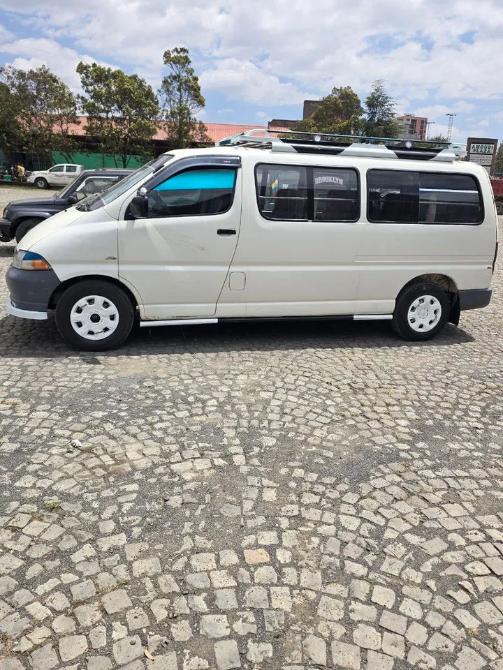 Toyota D4D Dolphin 2006 – photo 3
