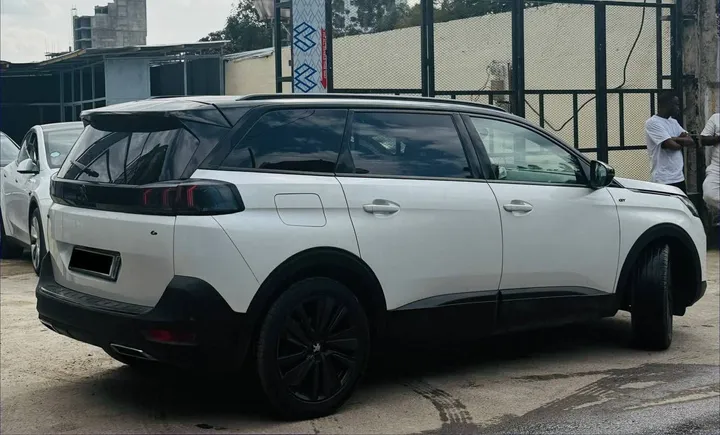 Peugeot 5008 2021 SUV – photo 5