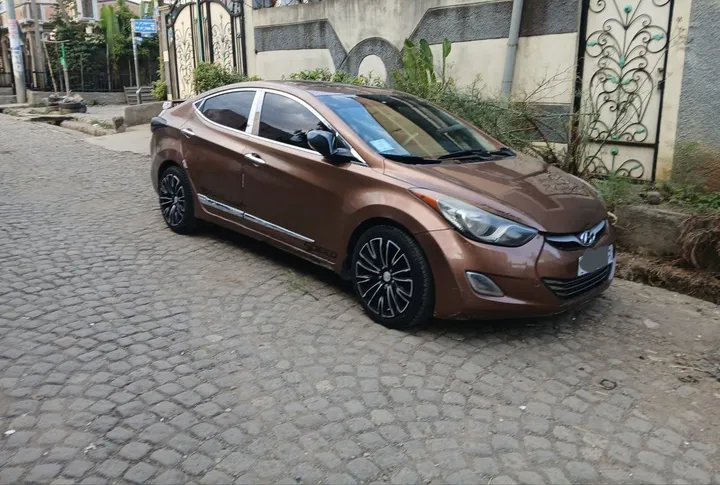 Hyundai Avante Sport 2011 – photo 5