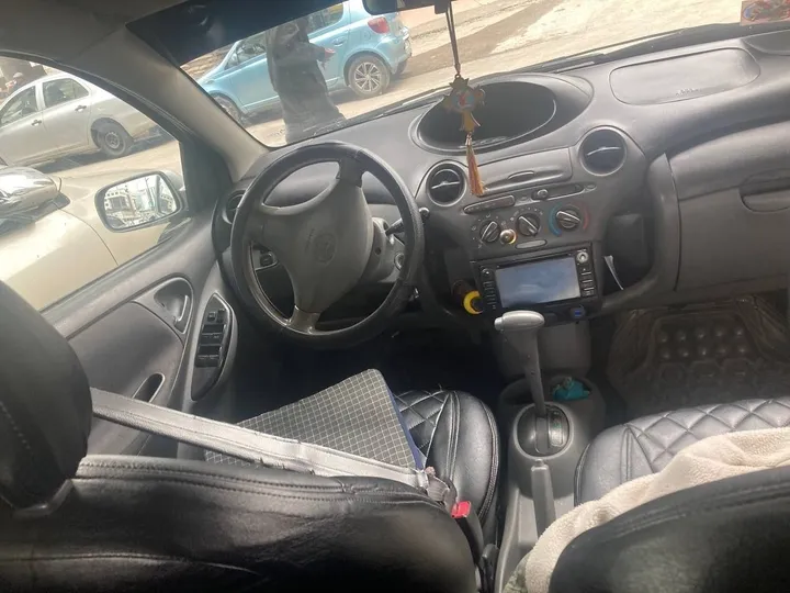 Toyota Vitz 2001 Automatic – photo 5