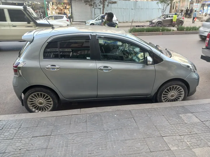 Toyota Yaris Compact 2008 Automatic – photo 3