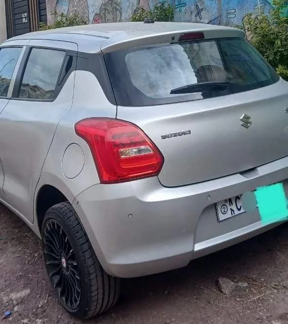 Suzuki Swift 2022 Automatic – photo 3