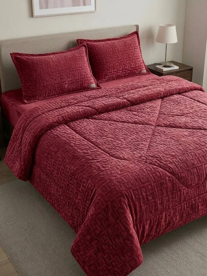 Velvet Fabric Comforter Set – photo 3