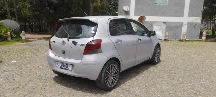 Toyota Yaris Compact 2008 – photo 4
