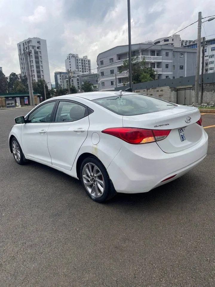 2014 Hyundai Elantra Automatic – photo 3