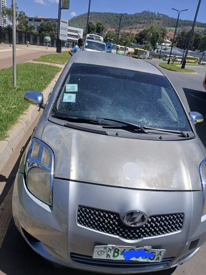 Toyota Yaris Compact 2008 Automatic – photo 3