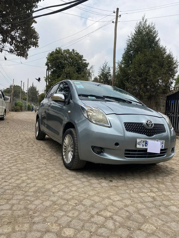 Toyota Yaris Compact 2007 Automatic – photo 3