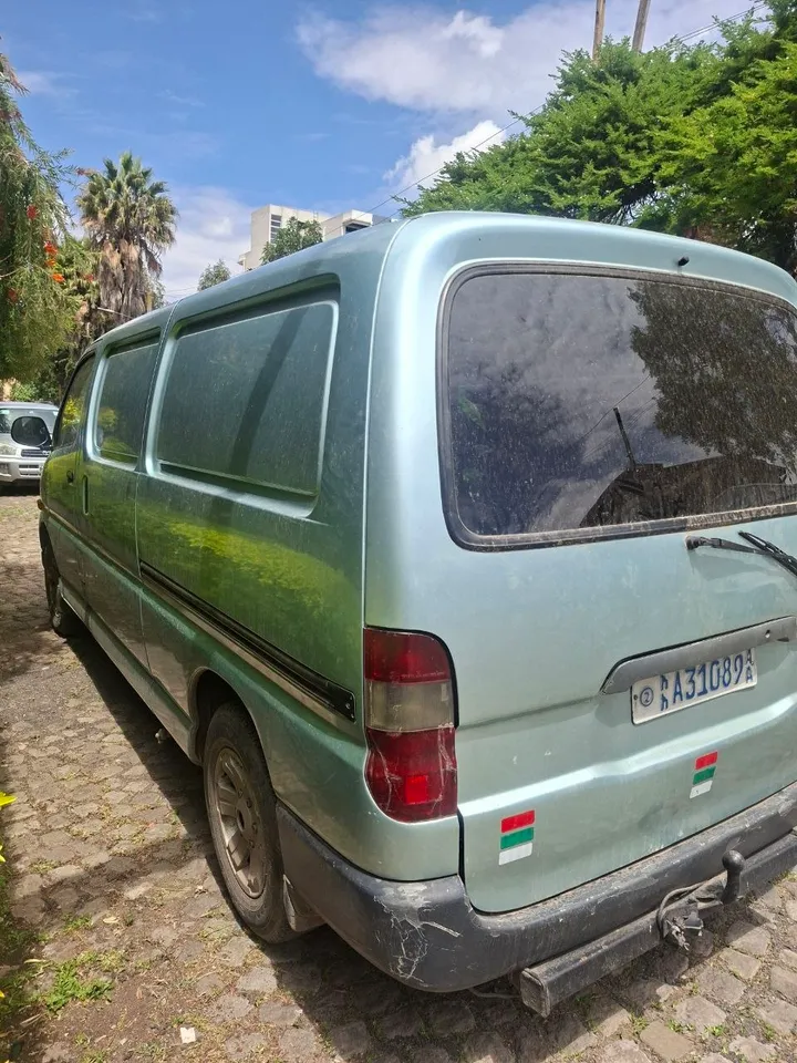 1997 Toyota Hiace 2L Manual Van – photo 5