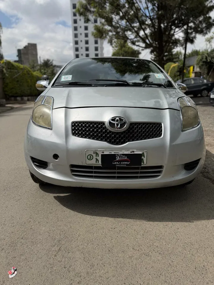 Toyota Yaris Compact 2007 – photo 3