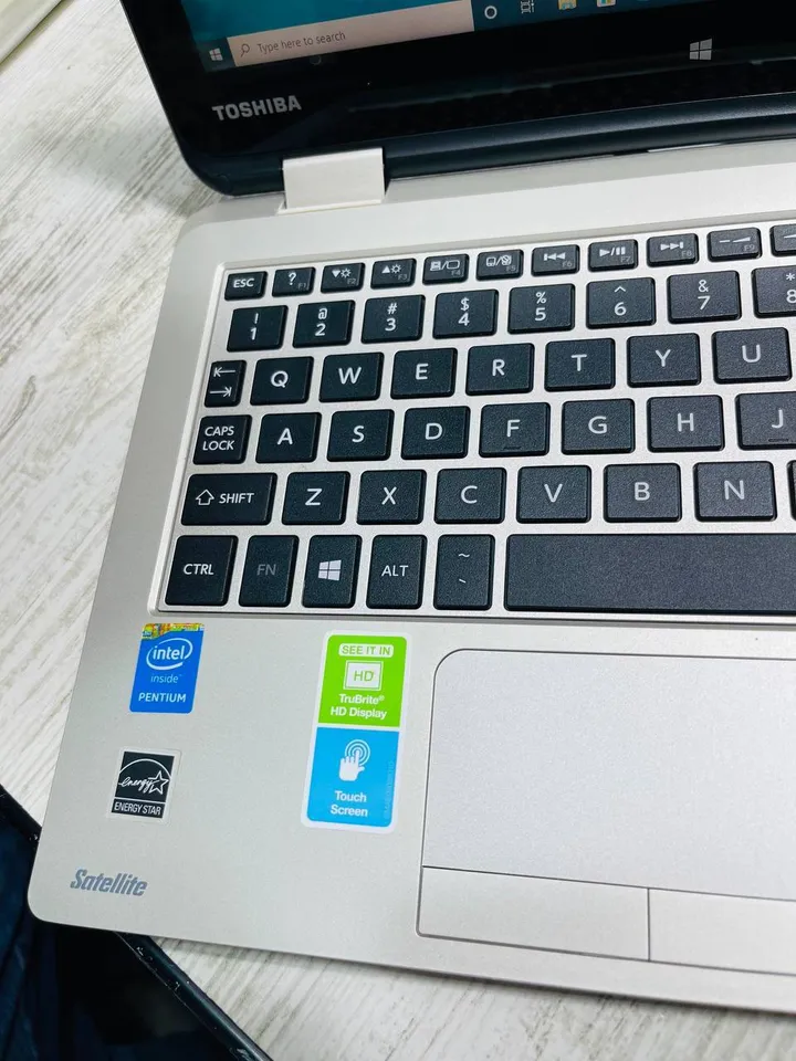 Toshiba Satellite Touch Laptop 4GB 512GB – photo 4