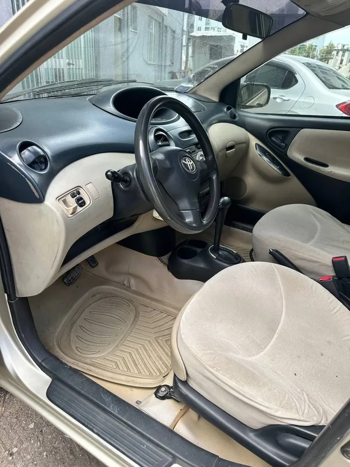 Toyota Vitz 2004 1.0L Automatic – photo 7