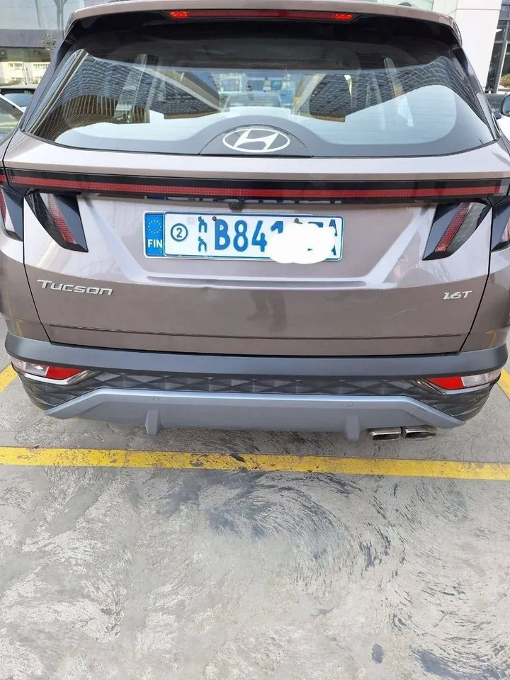 Hyundai Tucson 2021 AWD SUV – photo 3