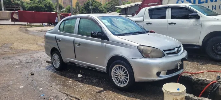 Toyota Platz 2003 Sedan – photo 6