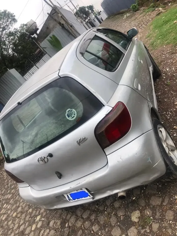Toyota Vitz 2000 Automatic – photo 3