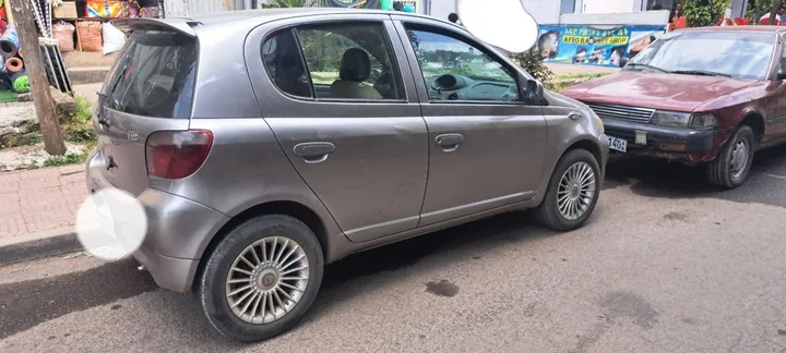 Toyota Vitz 2001 Automatic – photo 3