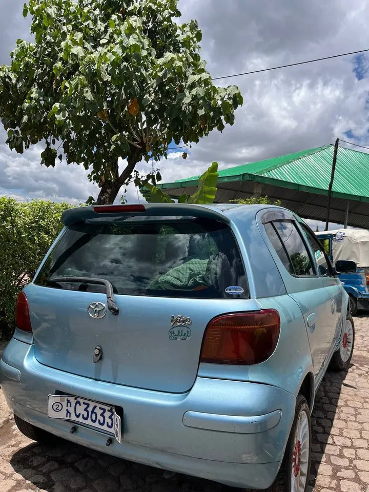 Toyota Vitz 2002 Model – photo 3