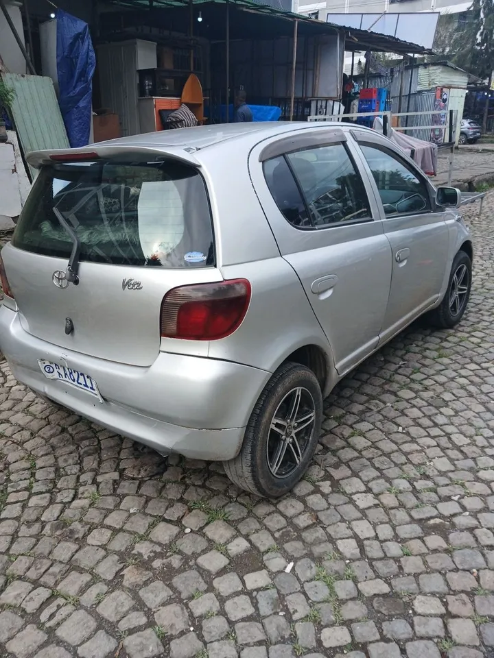 Toyota Vitz 2001 Automatic – photo 3