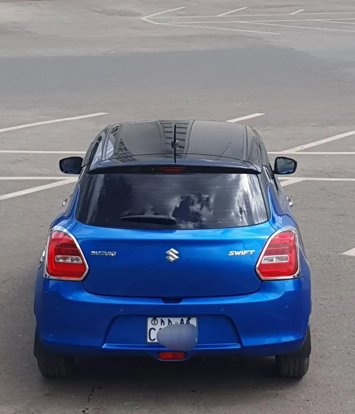 Suzuki Swift 2023 Automatic – photo 7