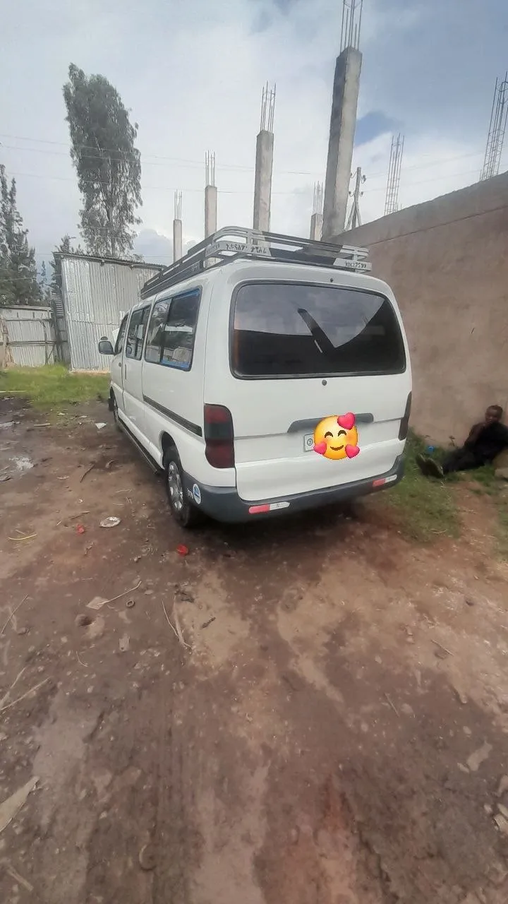 Toyota Hiace Van 2003 – photo 5