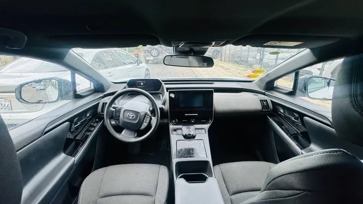 Toyota BZ4X EV 2023 – photo 4