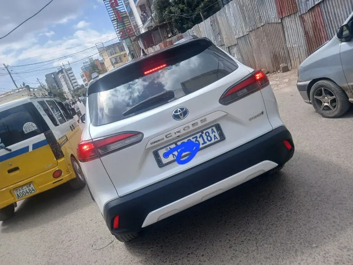 Toyota Corolla Cross Hybrid 2022 – photo 4