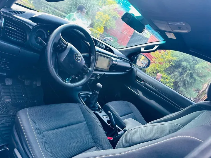 Toyota Hilux King Cab 2020 – photo 3