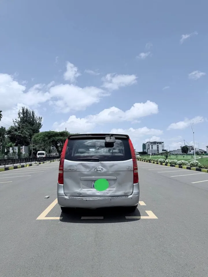 Hyundai Grand Starex 2011 Automatic – photo 8