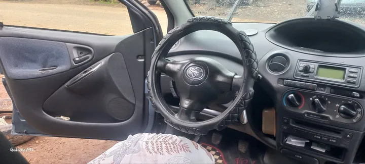 Toyota Vitz Yaris 2004 Manual – photo 7