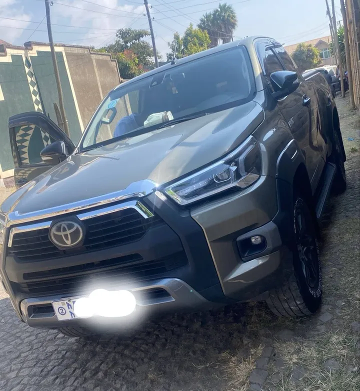 Toyota Hilux 2021 Invincible – photo 4