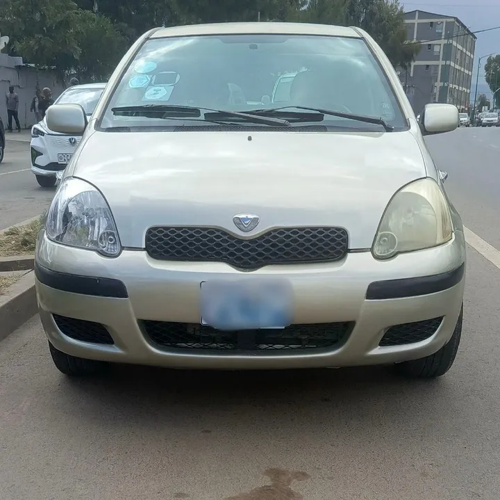 Toyota Vitz 2004 Automatic – photo 3