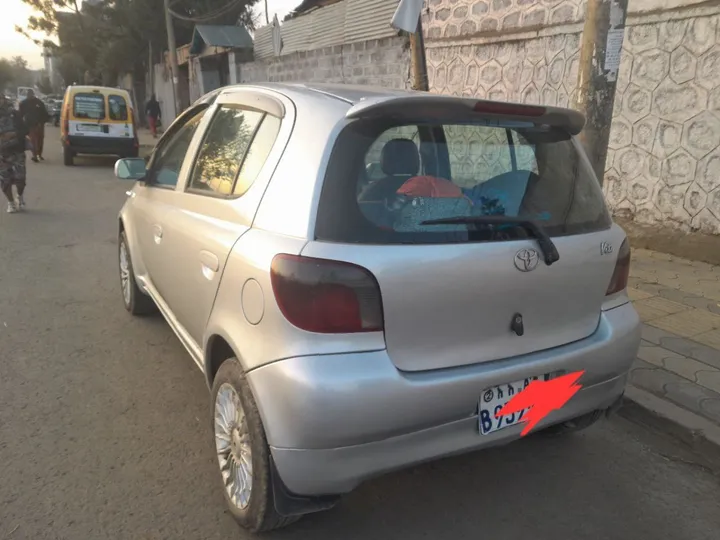 Toyota Vitz 2002 Automatic 1.3 – photo 4